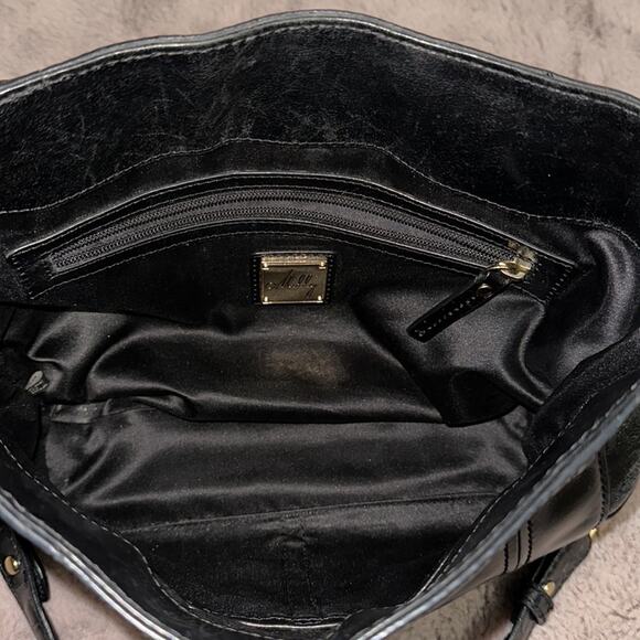 Milly Black Leather/Croc Embossed Top Flap Handbag w/Chunky Enamel Chain Strap - Picture 4 of 11